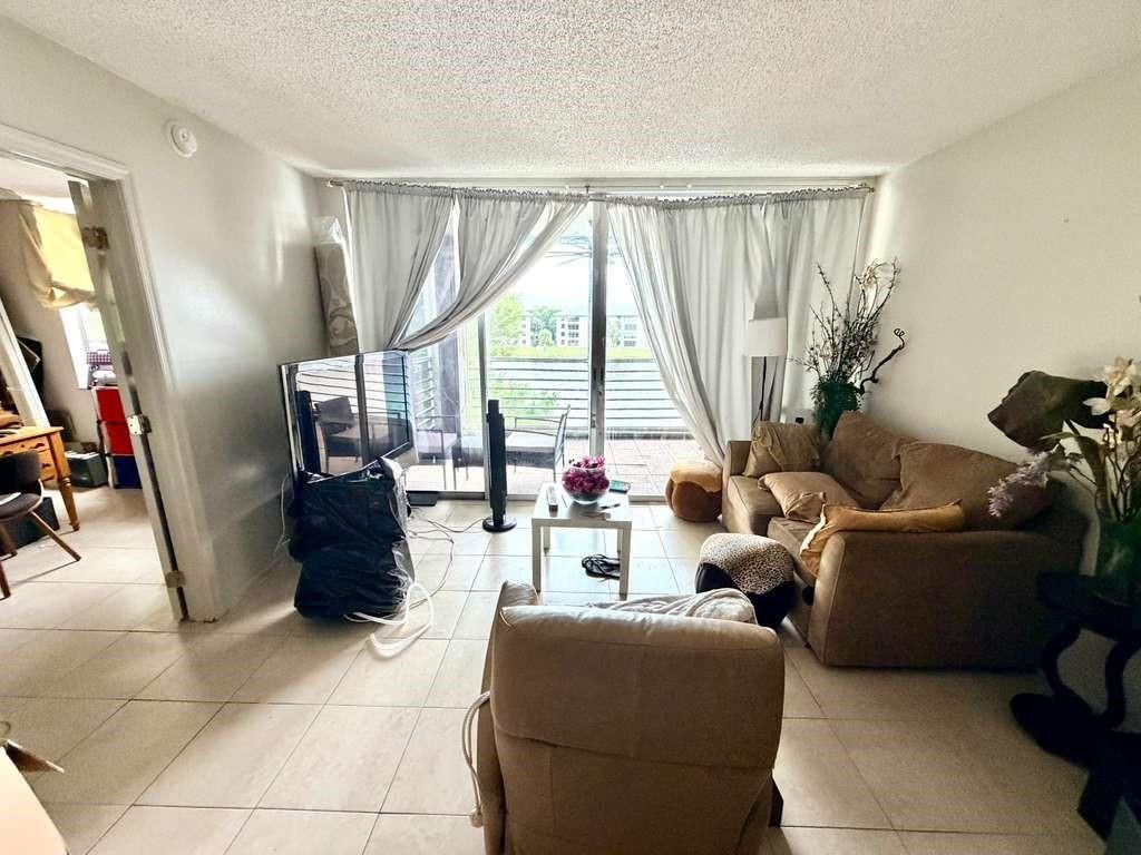 9430 Poinciana Place, Unit 402, Davie, FL 33324 Photo