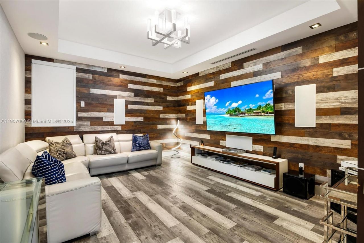 300 Royal Plaza Dr, Fort Lauderdale, FL 33301 Photo