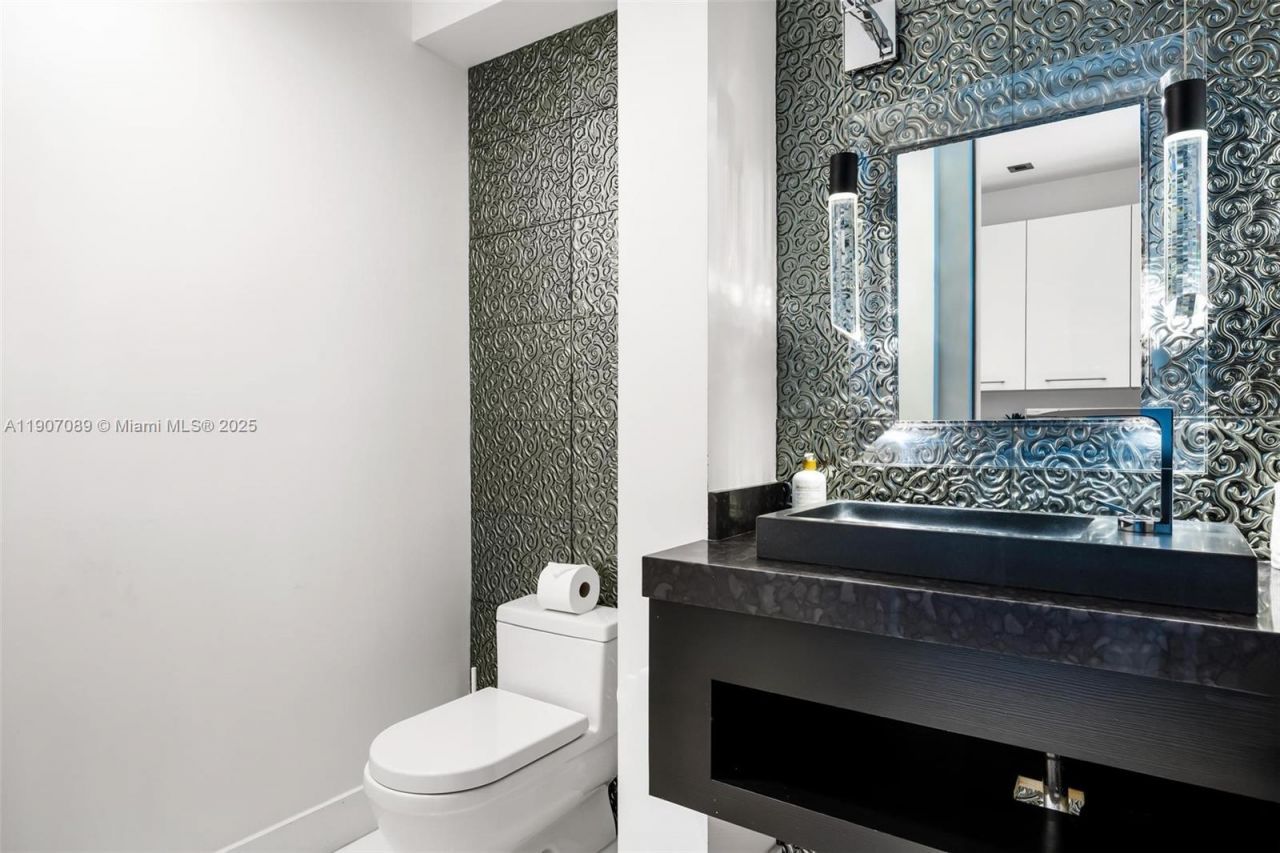 300 Royal Plaza Dr, Fort Lauderdale, FL 33301 Photo