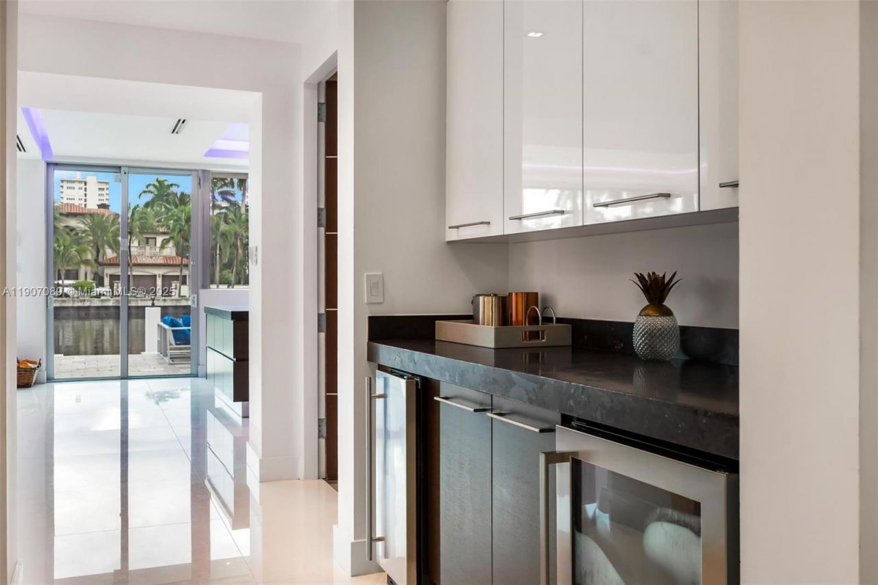 300 Royal Plaza Dr, Fort Lauderdale, FL 33301 Photo