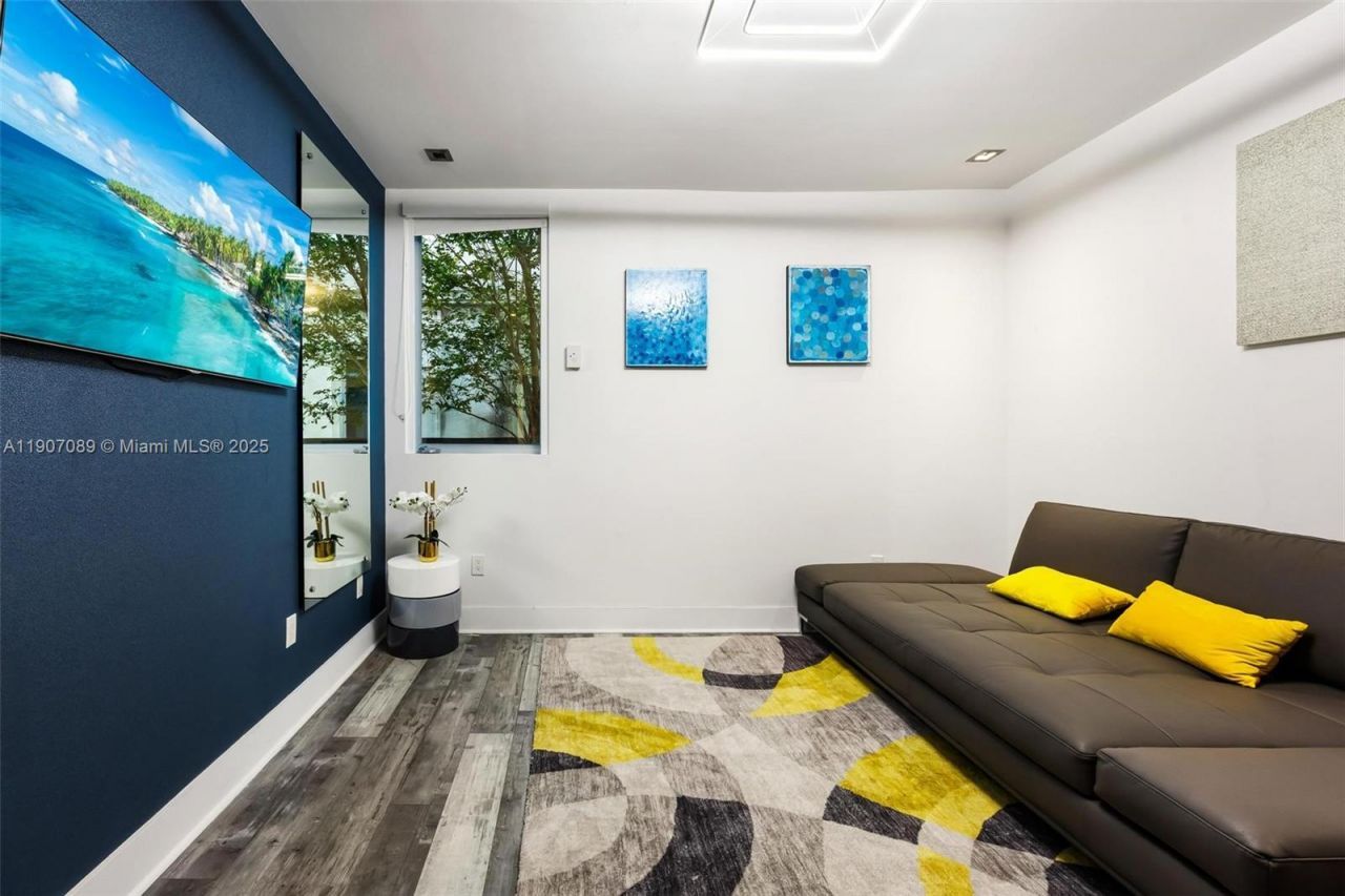 300 Royal Plaza Dr, Fort Lauderdale, FL 33301 Photo