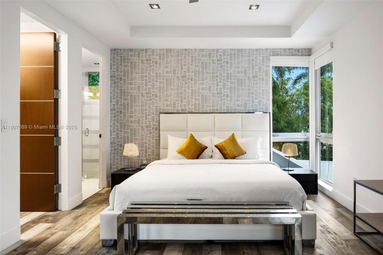 300 Royal Plaza Dr, Fort Lauderdale, FL 33301 Photo