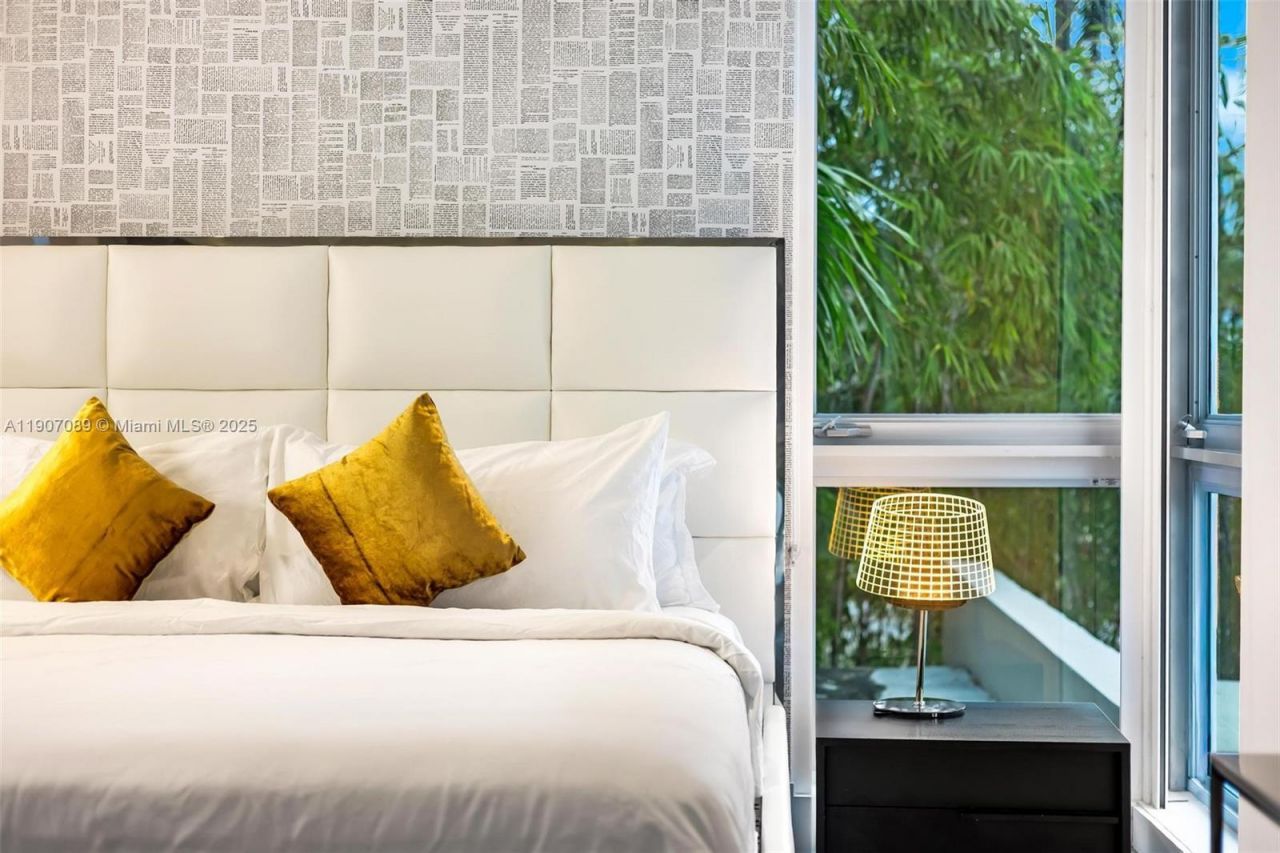 300 Royal Plaza Dr, Fort Lauderdale, FL 33301 Photo