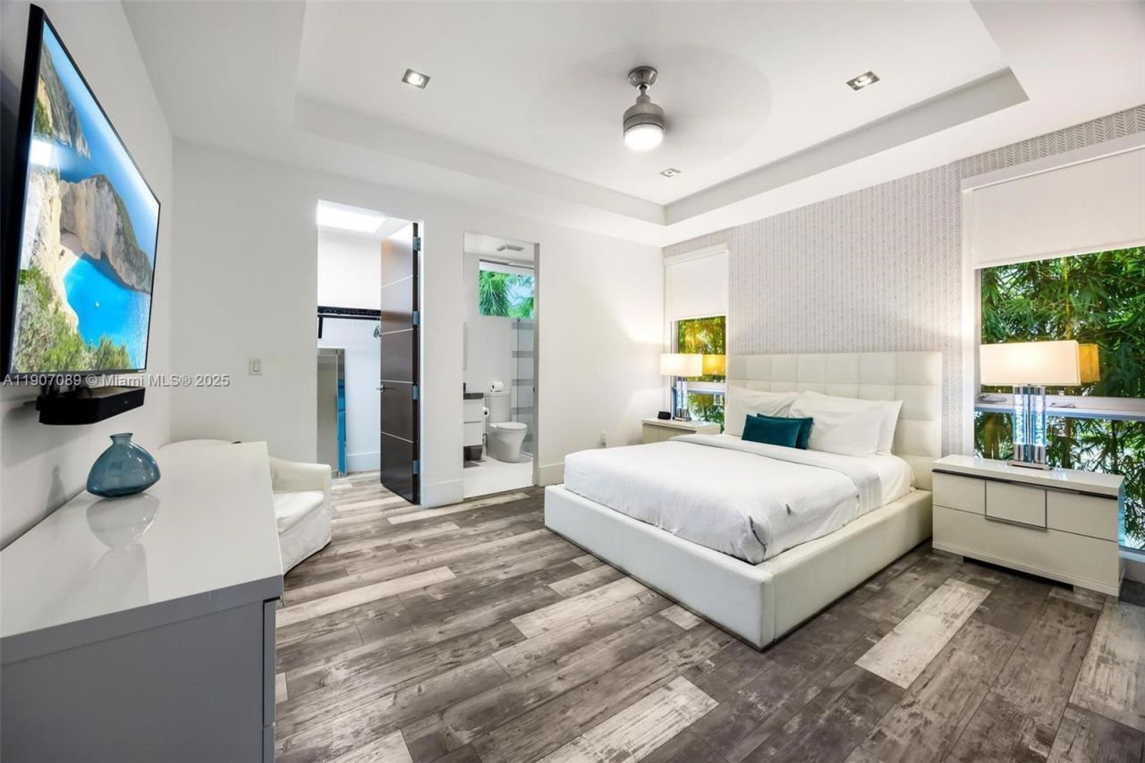 300 Royal Plaza Dr, Fort Lauderdale, FL 33301 Photo