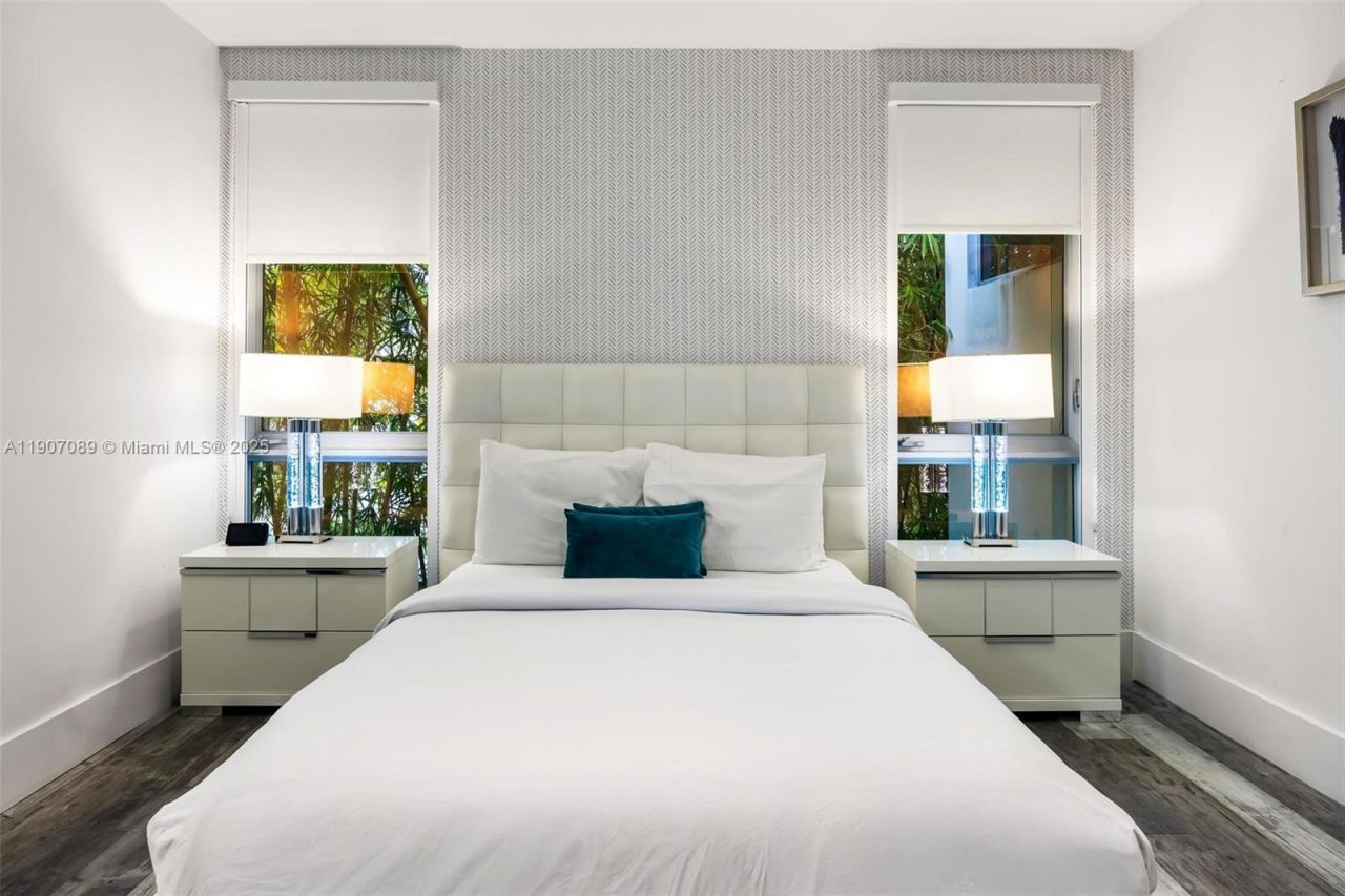 300 Royal Plaza Dr, Fort Lauderdale, FL 33301 Photo