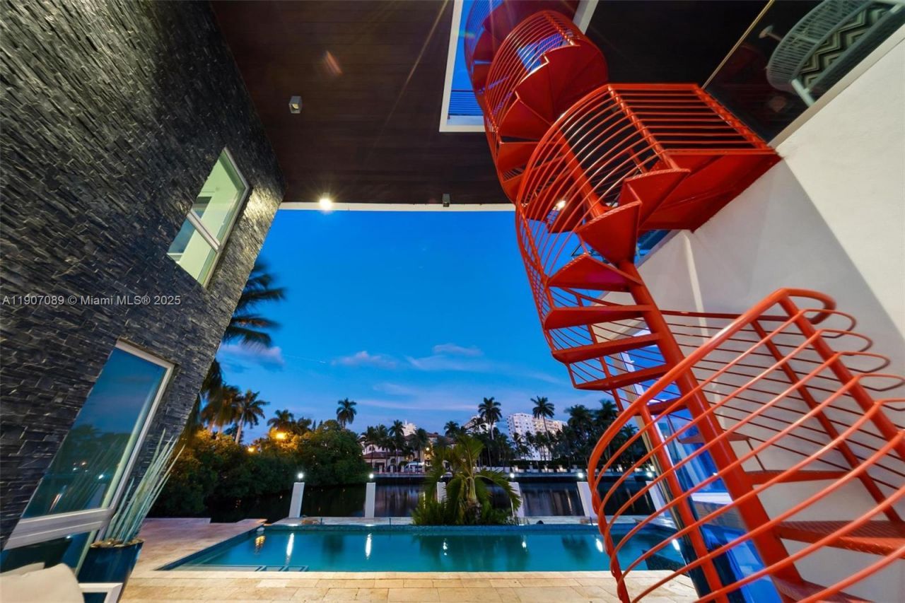 300 Royal Plaza Dr, Fort Lauderdale, FL 33301 Photo