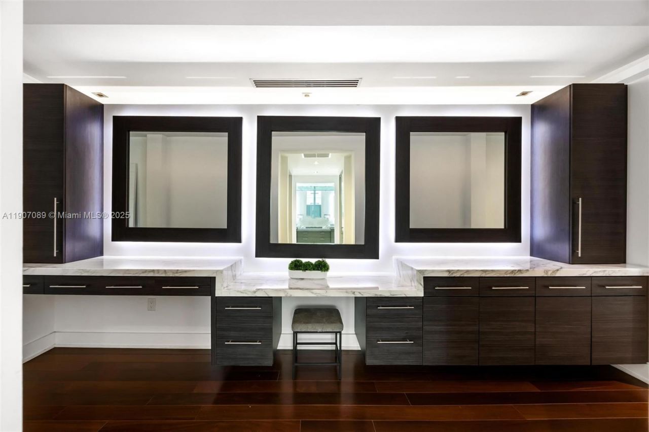 300 Royal Plaza Dr, Fort Lauderdale, FL 33301 Photo