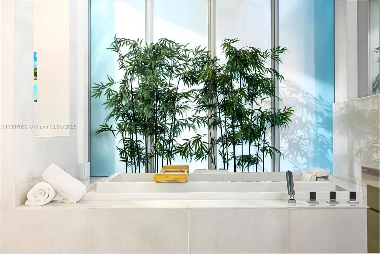 300 Royal Plaza Dr, Fort Lauderdale, FL 33301 Photo