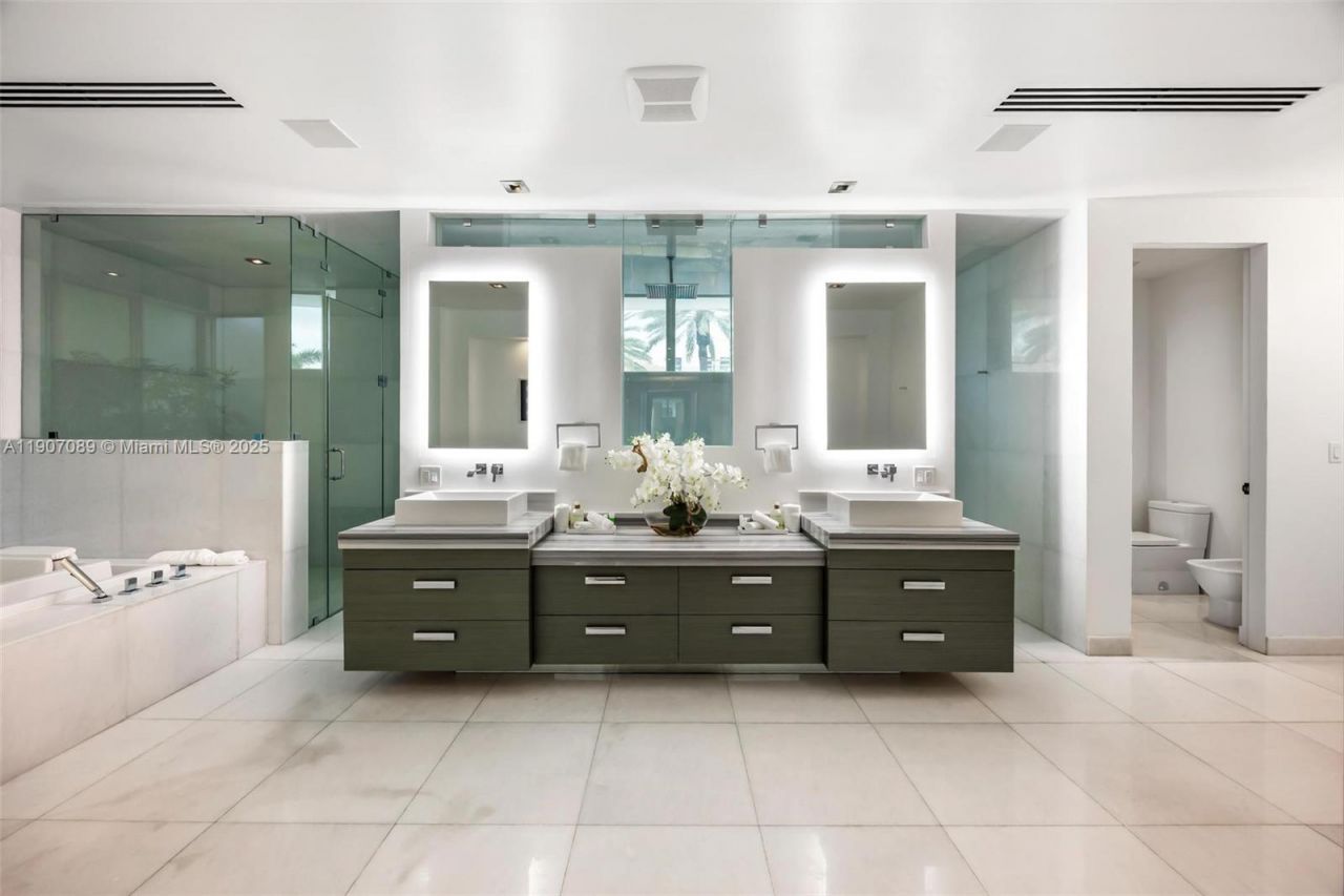 300 Royal Plaza Dr, Fort Lauderdale, FL 33301 Photo