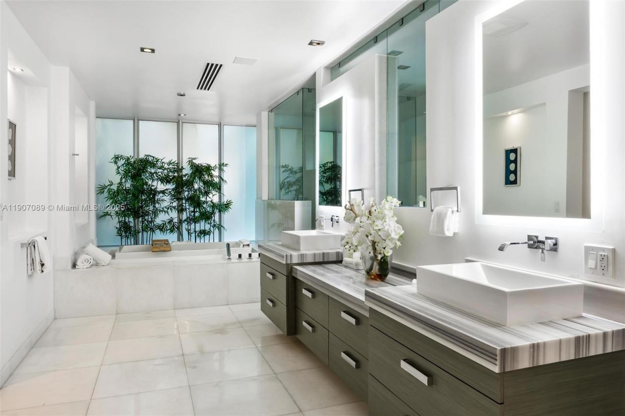 300 Royal Plaza Dr, Fort Lauderdale, FL 33301 Photo