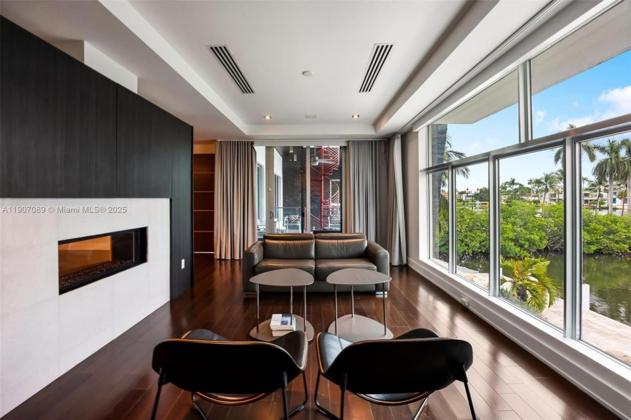 300 Royal Plaza Dr, Fort Lauderdale, FL 33301 Photo