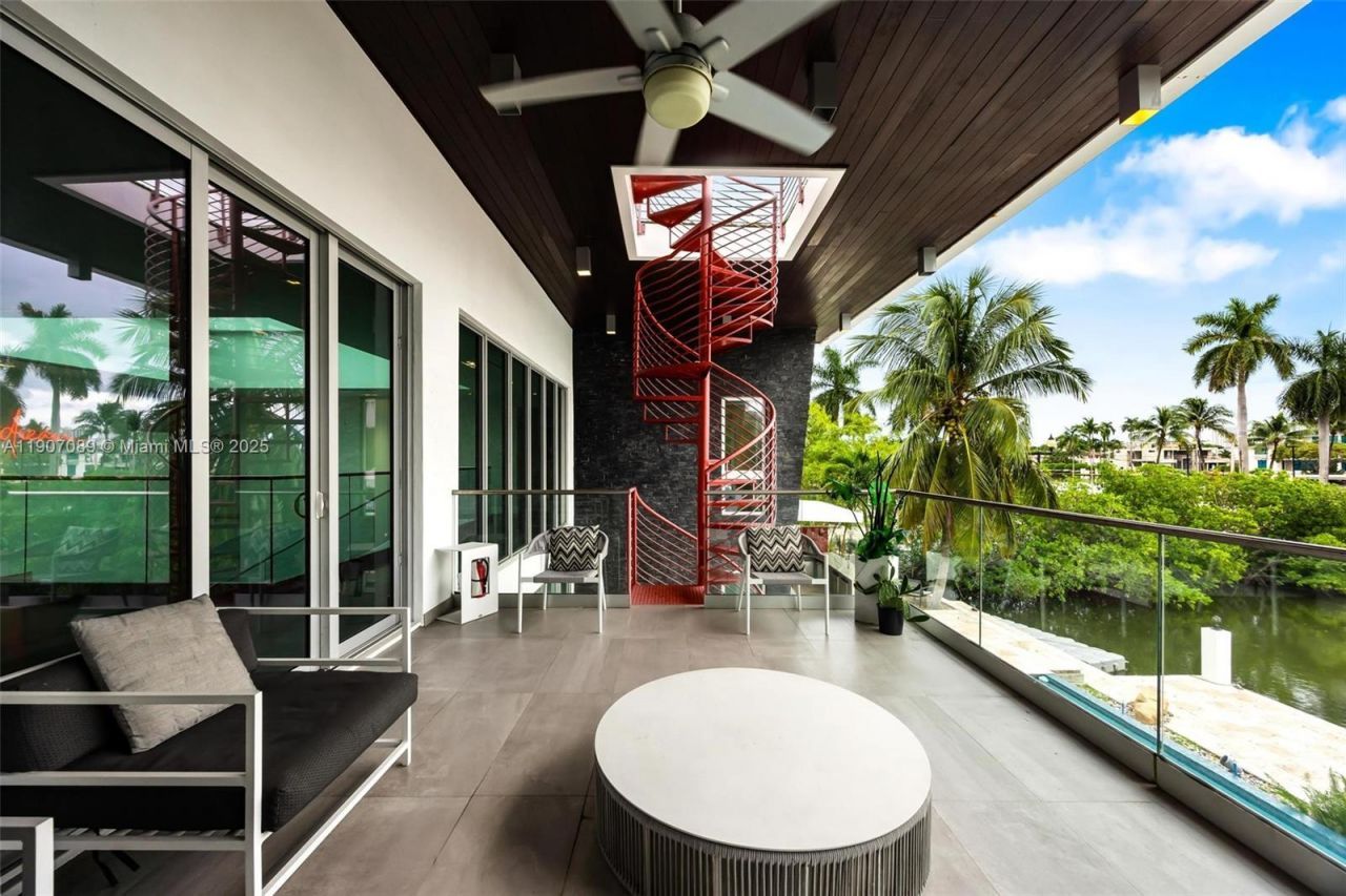 300 Royal Plaza Dr, Fort Lauderdale, FL 33301 Photo