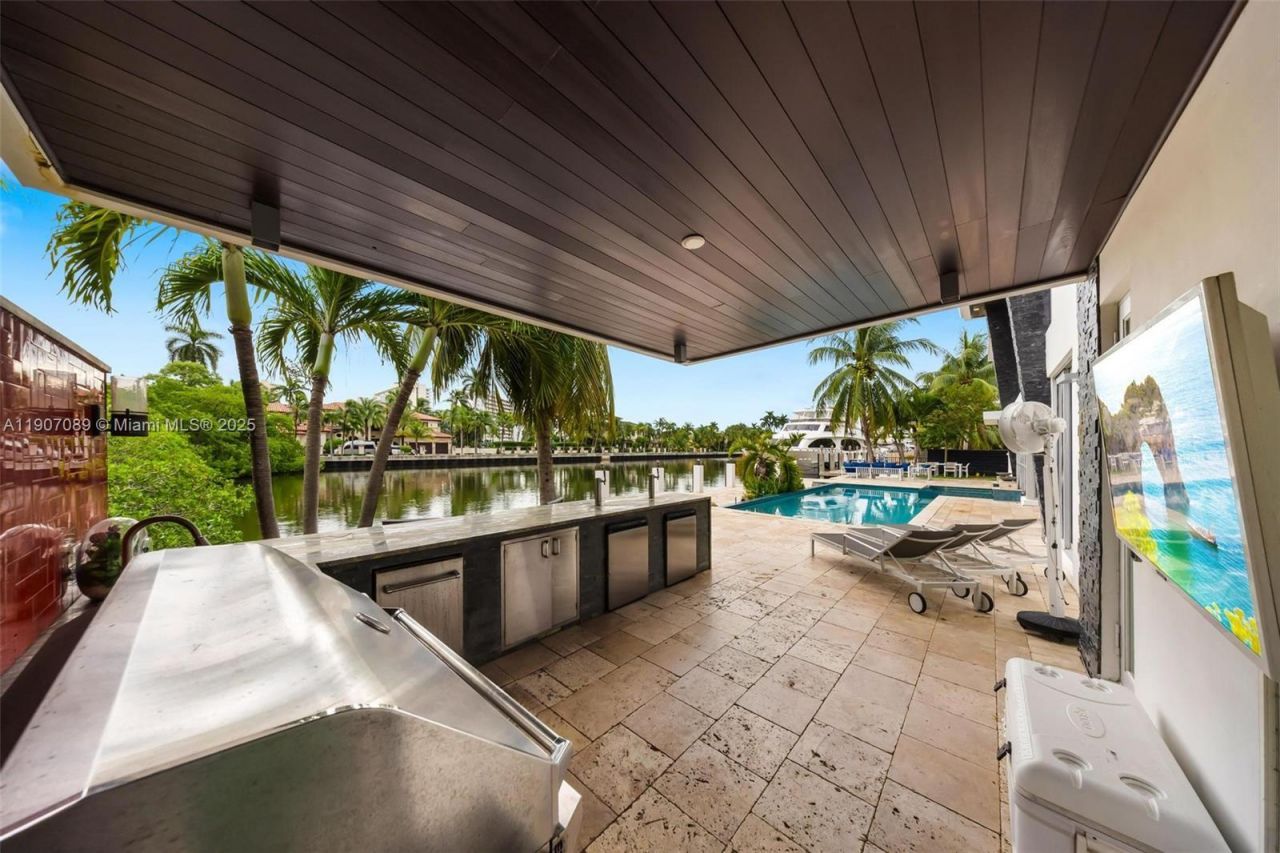 300 Royal Plaza Dr, Fort Lauderdale, FL 33301 Photo