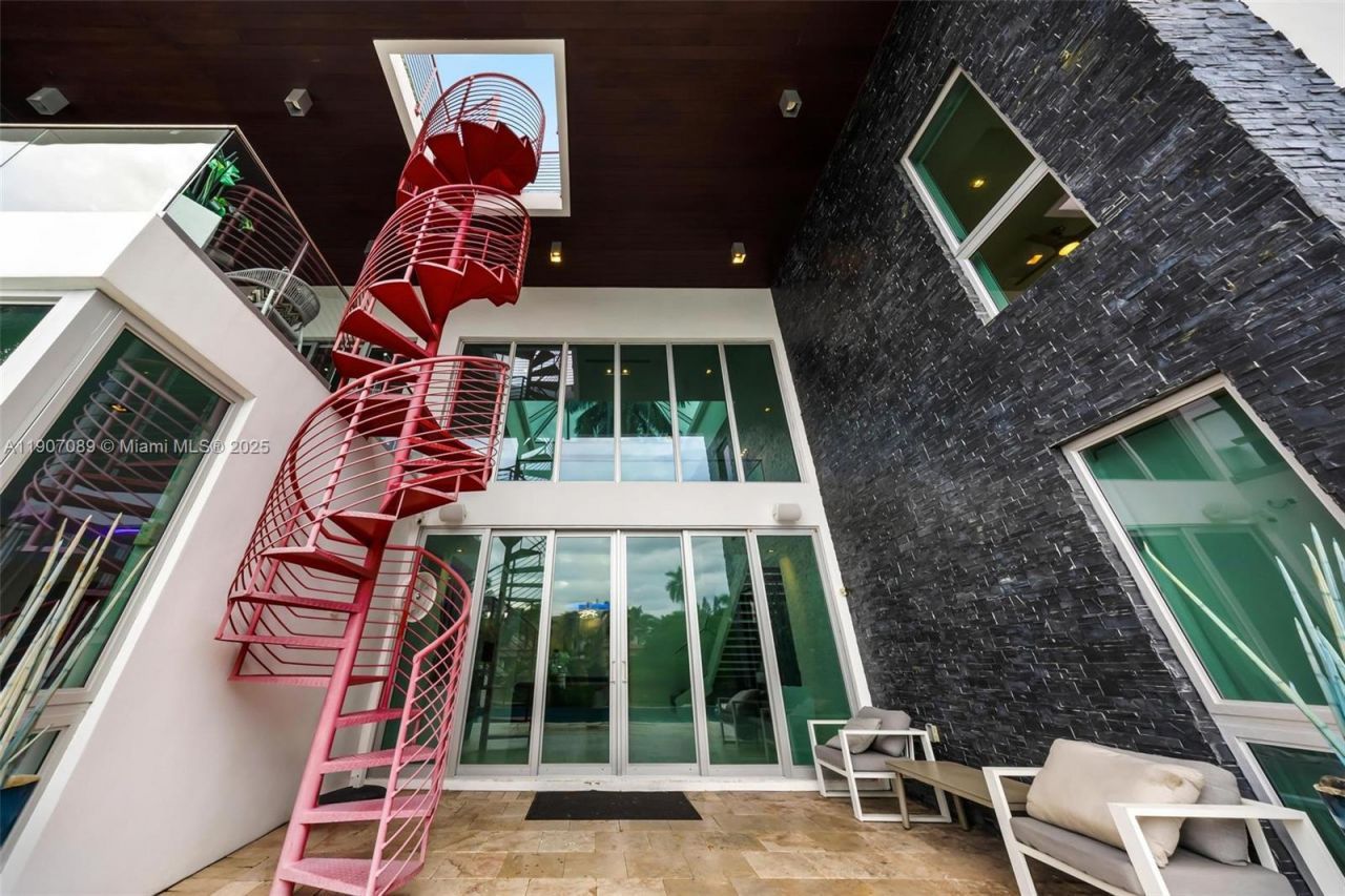 300 Royal Plaza Dr, Fort Lauderdale, FL 33301 Photo