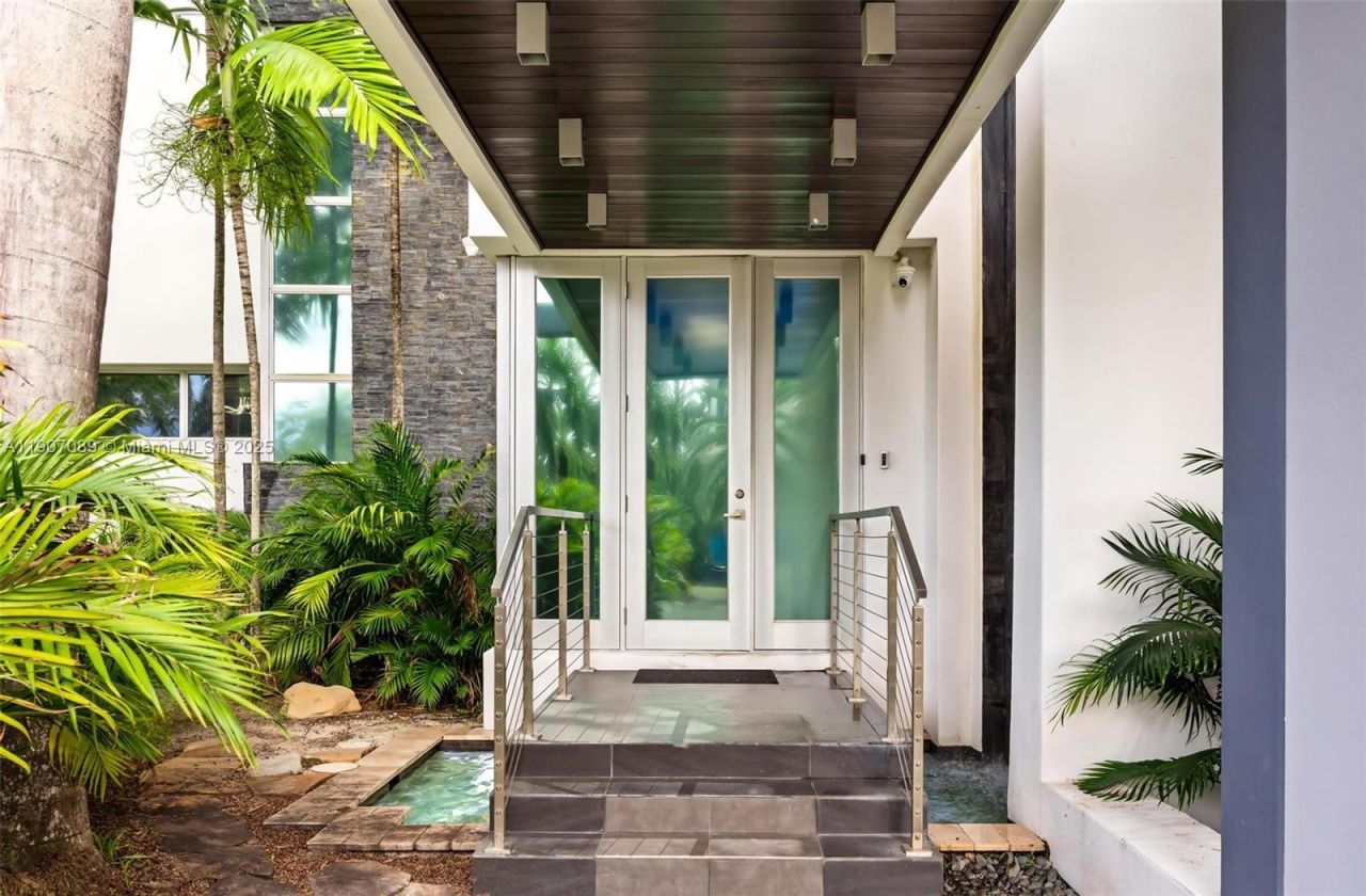 300 Royal Plaza Dr, Fort Lauderdale, FL 33301 Photo