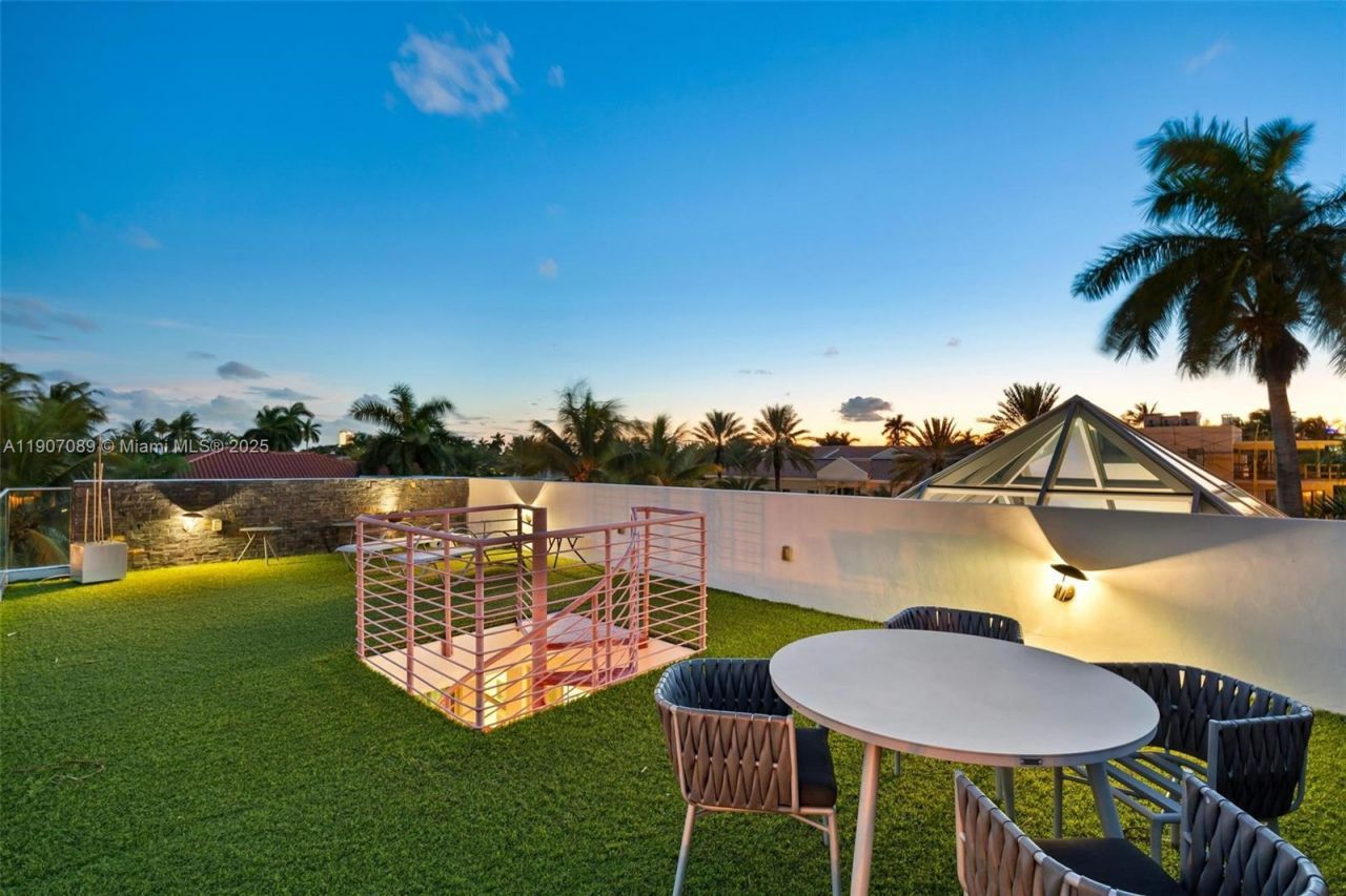 300 Royal Plaza Dr, Fort Lauderdale, FL 33301 Photo