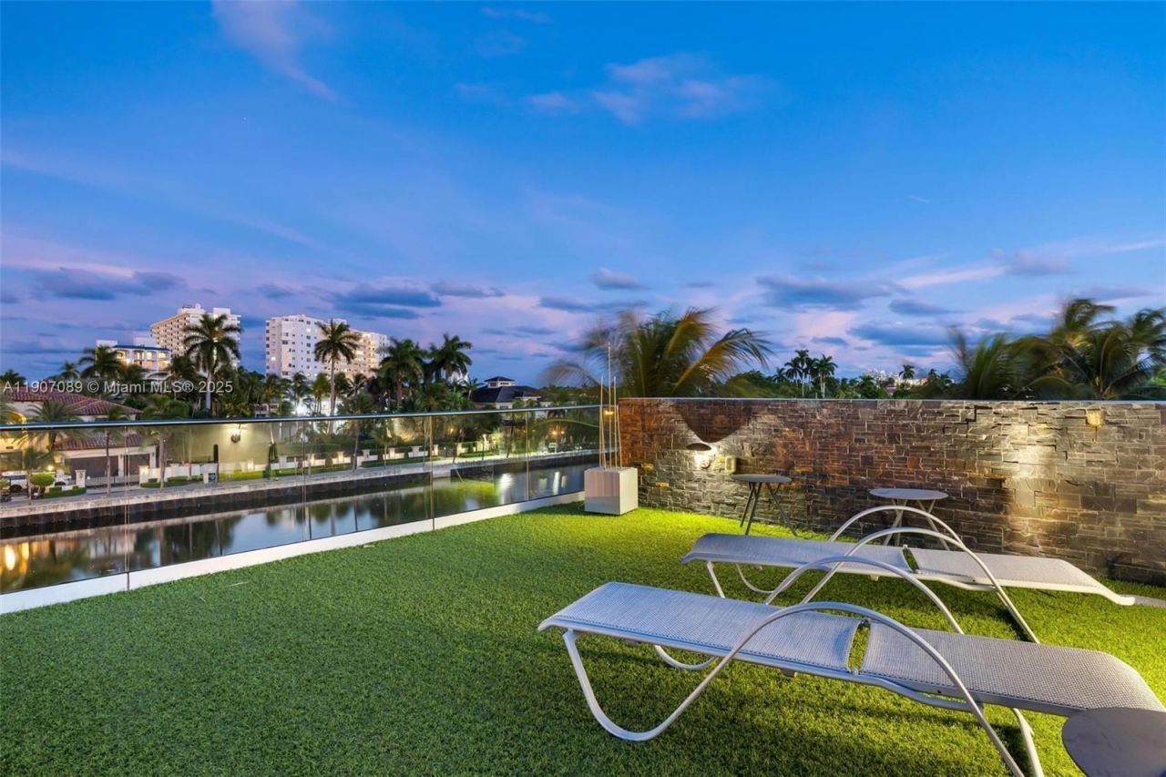 300 Royal Plaza Dr, Fort Lauderdale, FL 33301 Photo