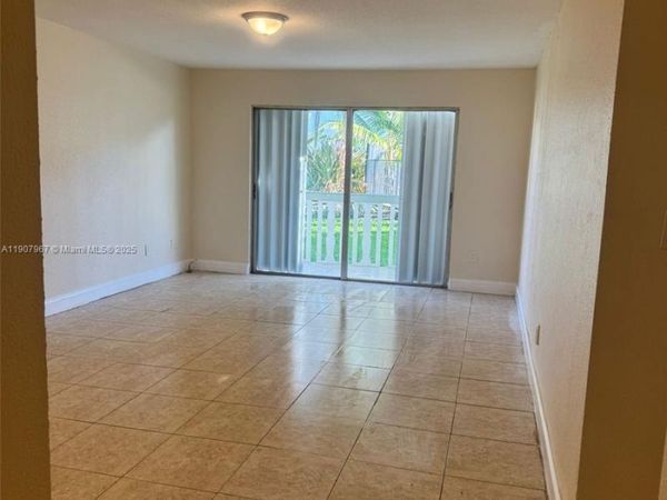 15205 NE 6th Ave, Unit D105, Miami, FL 33162