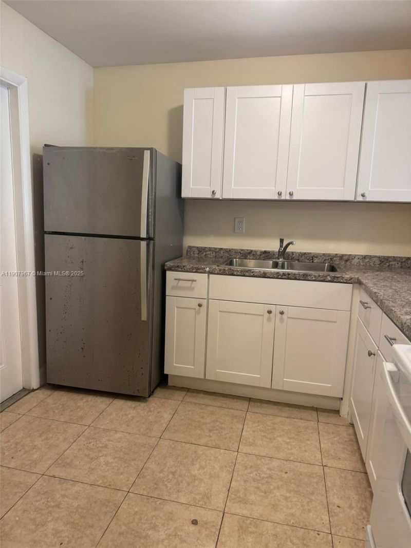 15205 NE 6th Ave, Unit D105, Miami, FL 33162 Photo