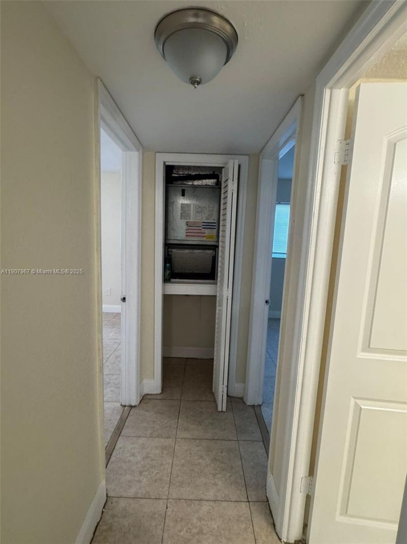 15205 NE 6th Ave, Unit D105, Miami, FL 33162 Photo