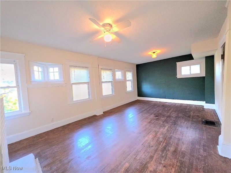 9112 Parmelee Avenue, Cleveland, OH 44108 Photo 24