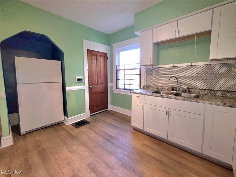 9112 Parmelee Avenue, Cleveland, OH 44108 Photo 8