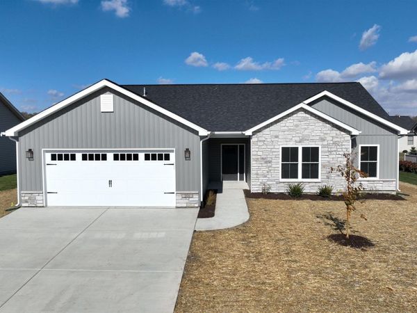 206 Royalwood Drive, Monticello, IN 47960