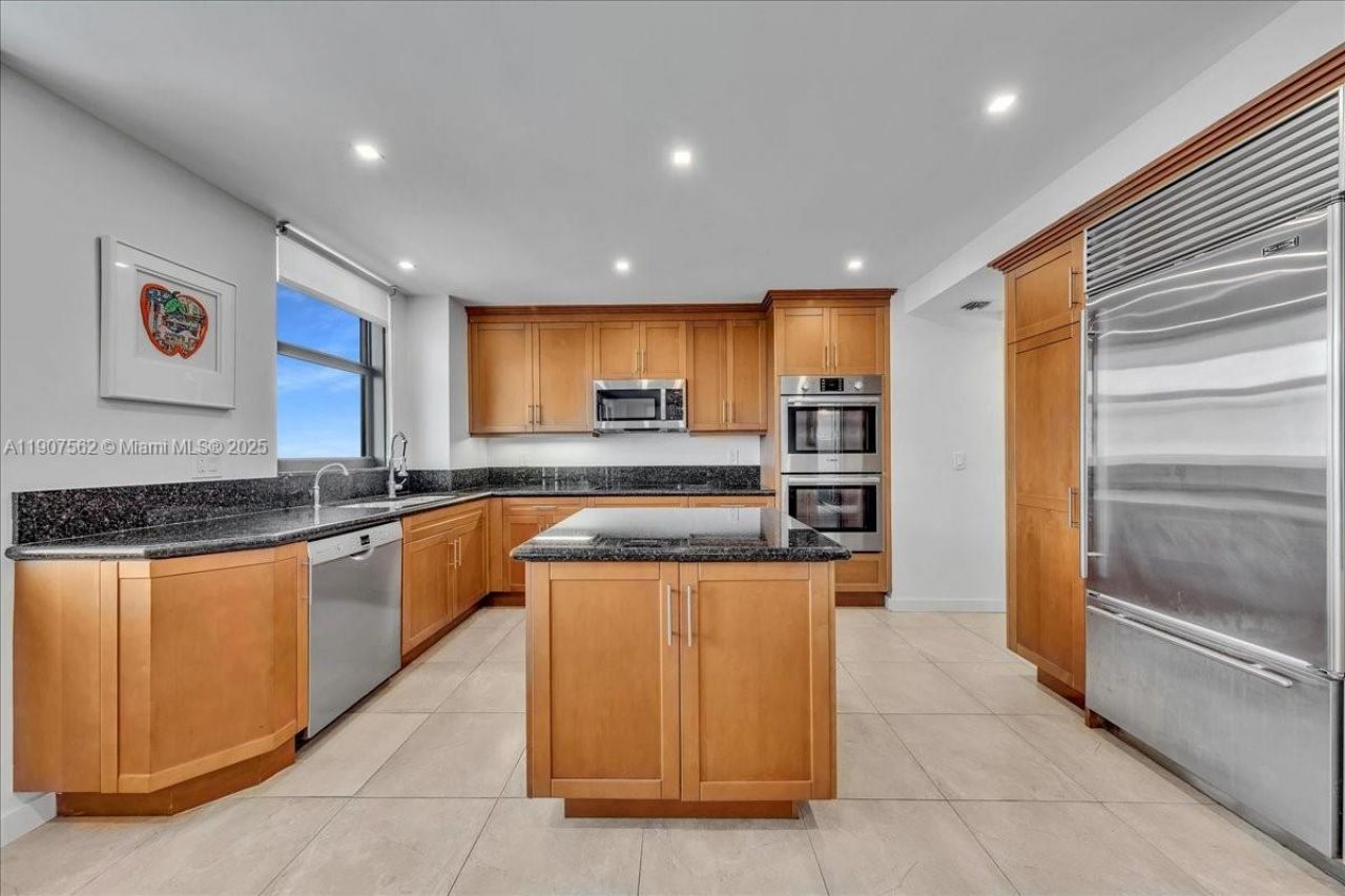 9801 Collins Ave, Unit 14Y, Bal Harbour, FL 33154 Photo