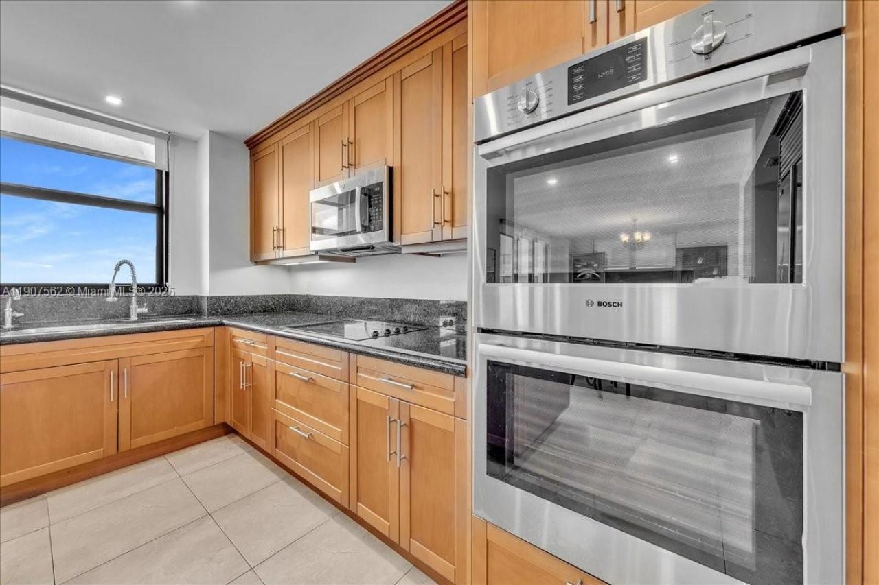 9801 Collins Ave, Unit 14Y, Bal Harbour, FL 33154 Photo