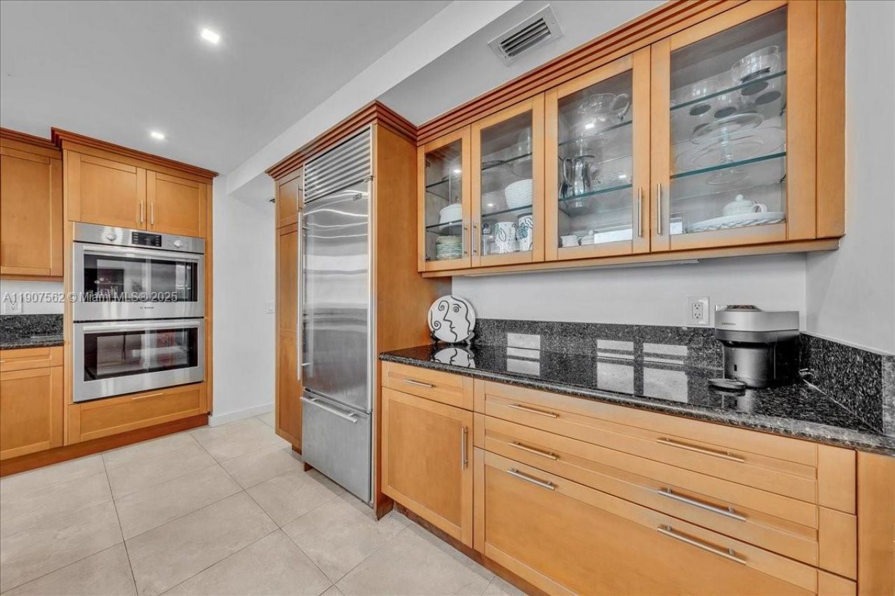 9801 Collins Ave, Unit 14Y, Bal Harbour, FL 33154 Photo