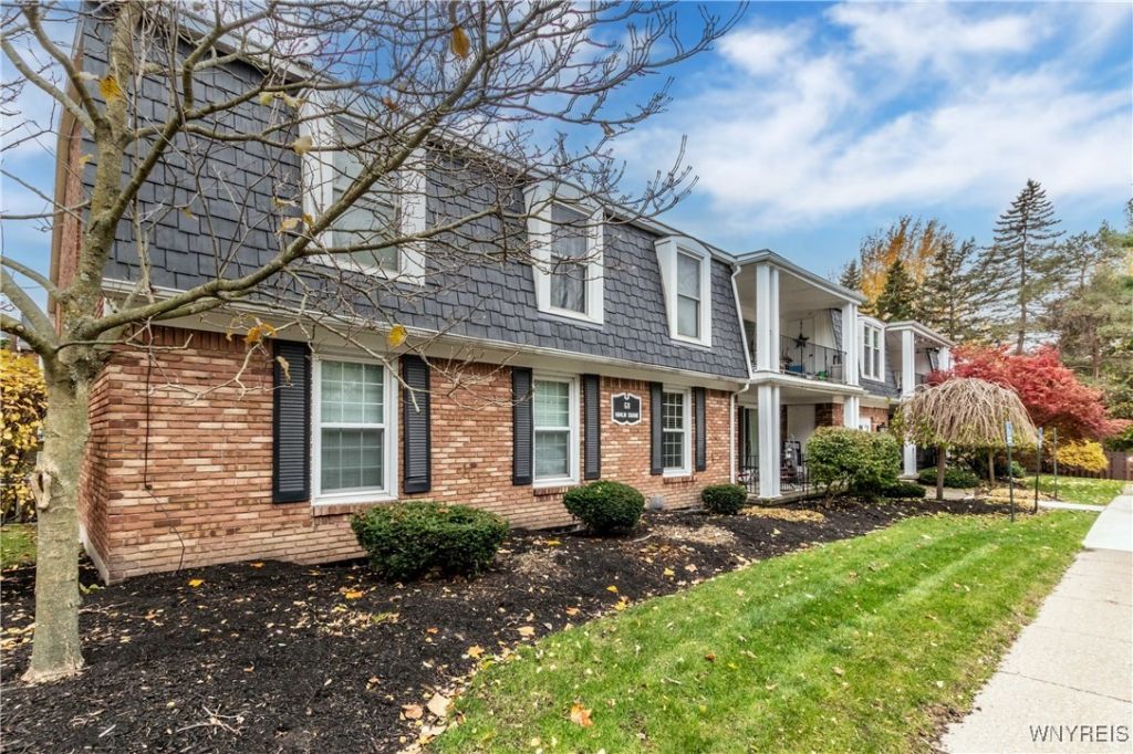 60 Hamlin Square, Unit 3, Buffalo, NY 14221 Main Photo