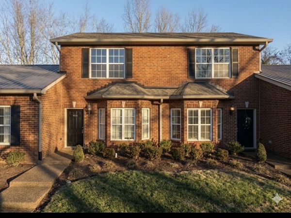 906 Cashmere Dr, Thompsons Station, TN 37179