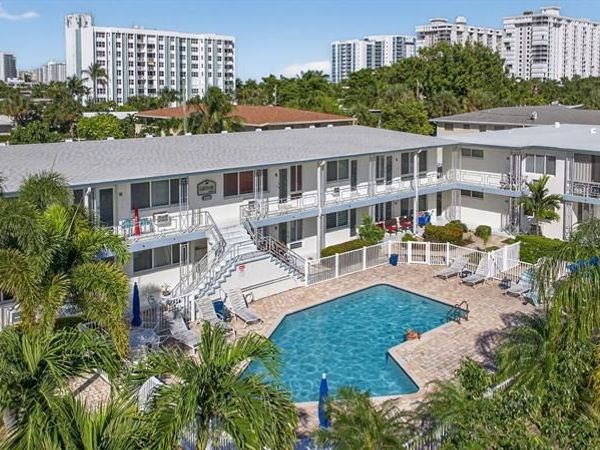 3201 SE 12th St, Unit C2, Pompano Beach, FL 33062