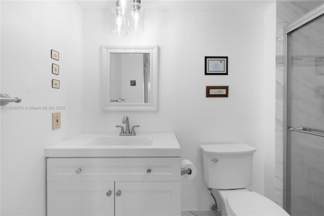 3701 N Country Club Dr, Unit 1009, Aventura, FL 33180 Photo