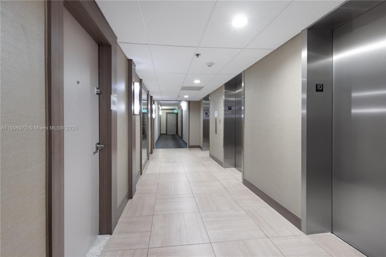 3701 N Country Club Dr, Unit 1009, Aventura, FL 33180 Photo