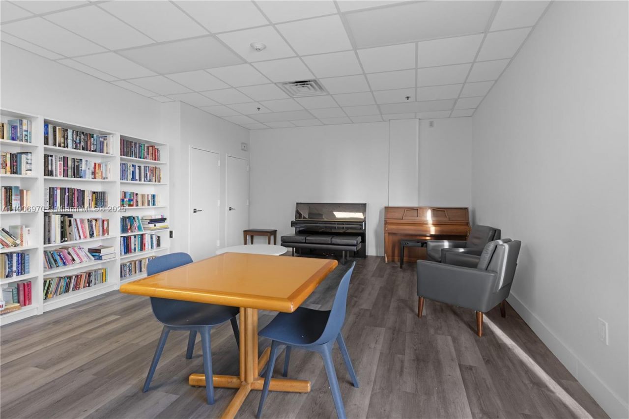 3701 N Country Club Dr, Unit 1009, Aventura, FL 33180 Photo