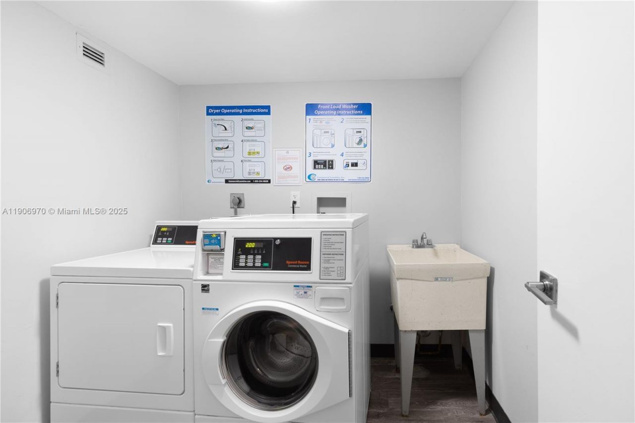 3701 N Country Club Dr, Unit 1009, Aventura, FL 33180 Photo