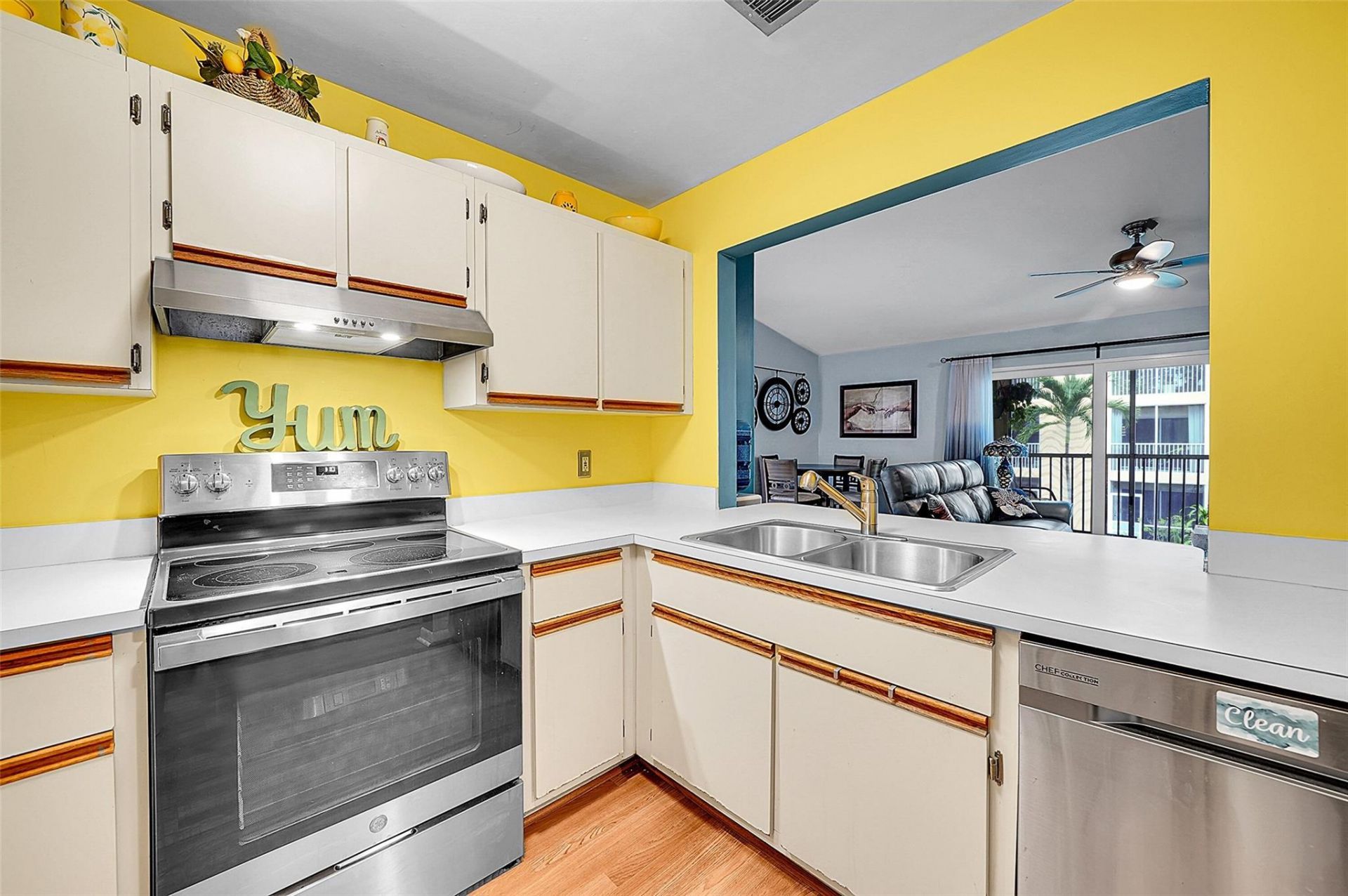 441 SE 10th Street, Unit D206, Dania Beach, FL 33004 Photo