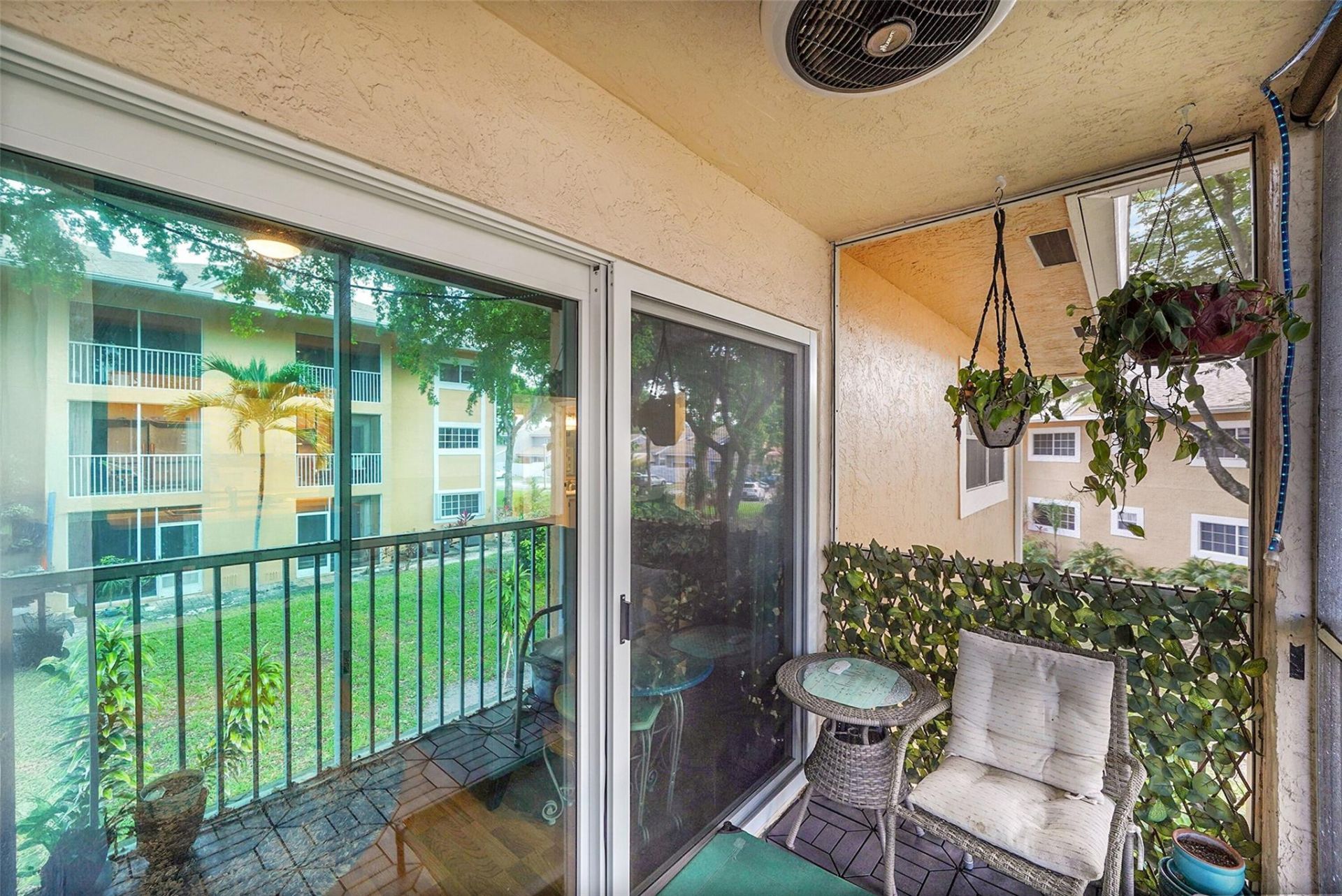 441 SE 10th Street, Unit D206, Dania Beach, FL 33004 Photo