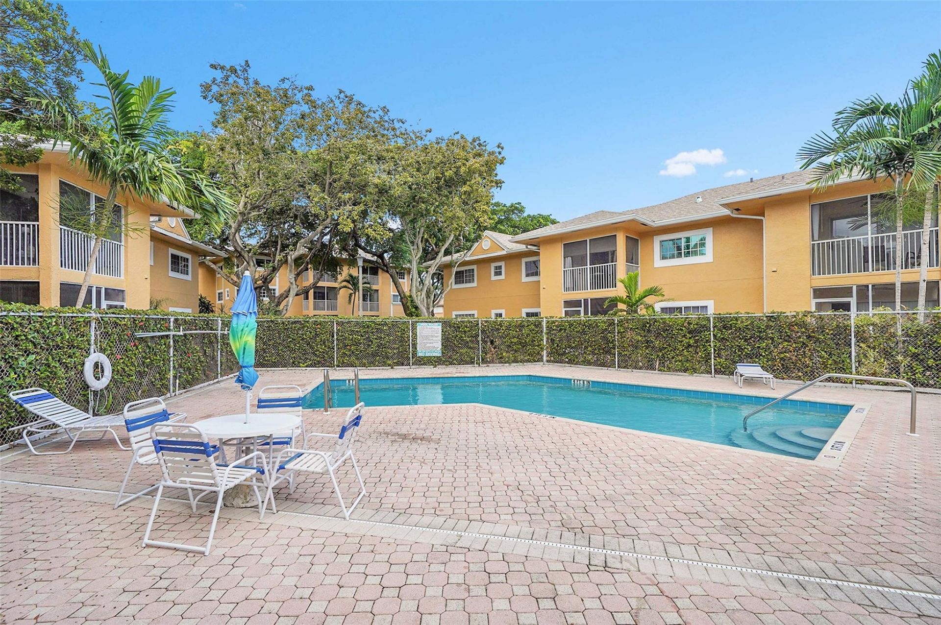 441 SE 10th Street, Unit D206, Dania Beach, FL 33004 Photo