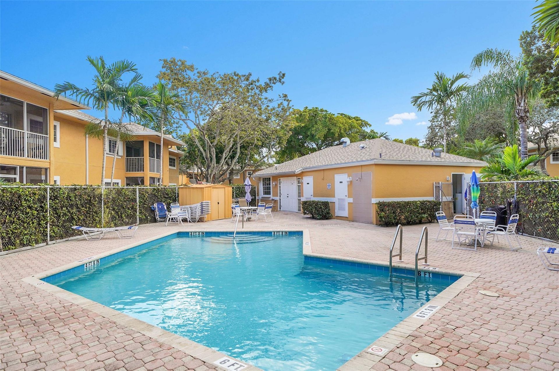 441 SE 10th Street, Unit D206, Dania Beach, FL 33004 Photo