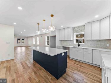 1090 EDDYSTONE AVENUE, CRUM LYNNE, PA 19022