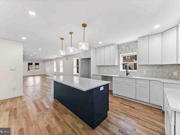 1090 EDDYSTONE AVENUE, CRUM LYNNE, PA 19022