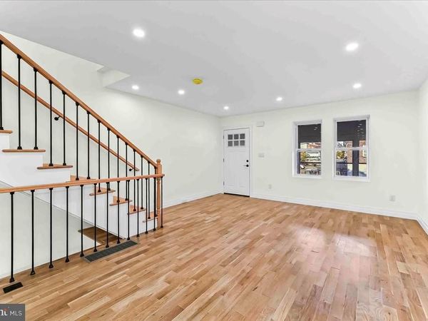 1090 EDDYSTONE AVENUE, CRUM LYNNE, PA 19022