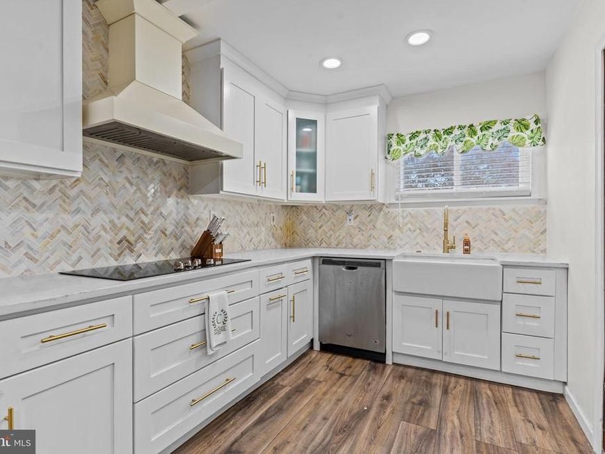 14 Dewberry Lane, Levittown, PA 19055 Main Photo