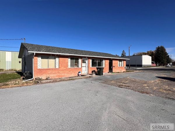 195 S Elm Street, BLACKFOOT, ID 83221