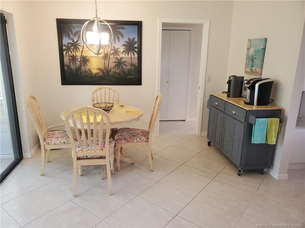 590 NE Lima Vias, Jensen Beach, FL 34957 Photo