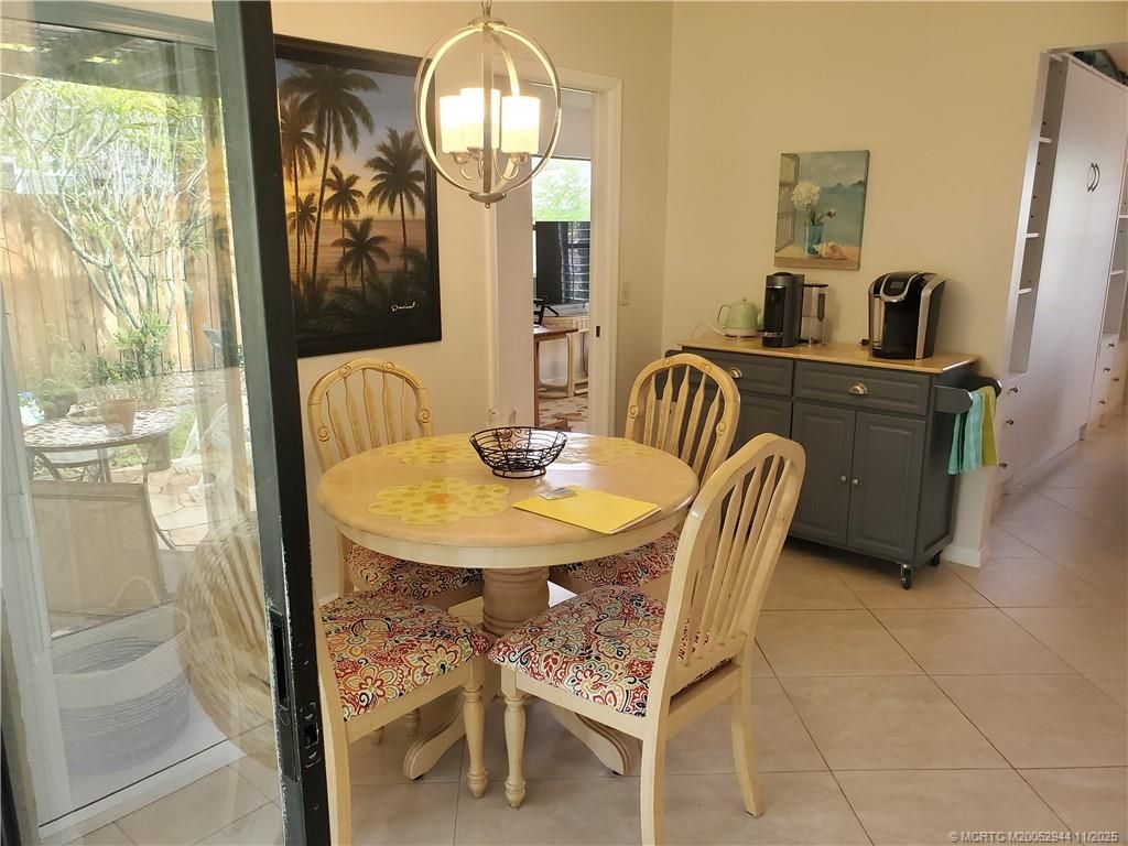 590 NE Lima Vias, Jensen Beach, FL 34957 Photo