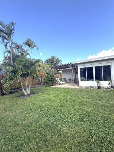 590 NE Lima Vias, Jensen Beach, FL 34957 Photo