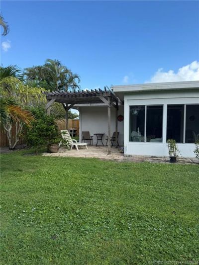 590 NE Lima Vias, Jensen Beach, FL 34957 Photo